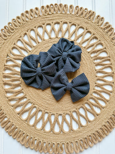 Charcoal Ribbed Bow